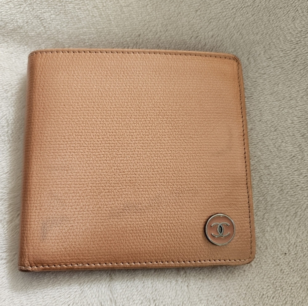 Leather Bifold Wallet in Peach with Silver Logo